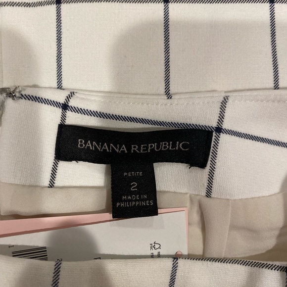 Banana Republic Pencil Skirt Window Pane Split, Petite 2 - Picture 4 of 6